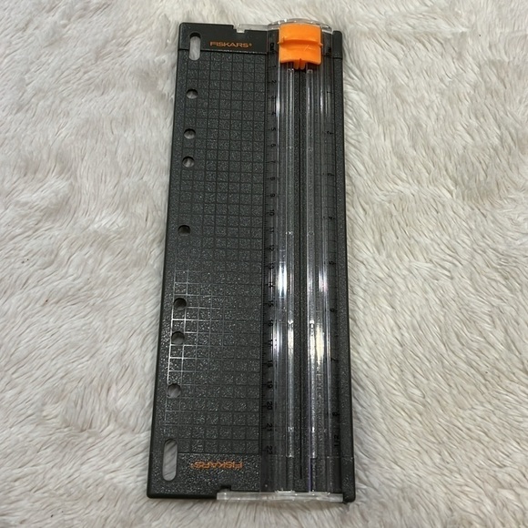 Stampin' Up! Stamp-a-ma-jig Edge Distresser Paper Trimmer - Picture 6 of 7